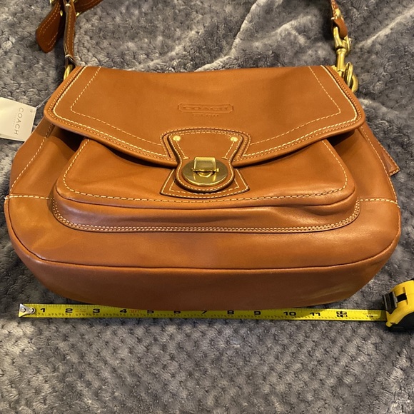 New tan Coach handbag closet staple classic - Picture 2 of 12